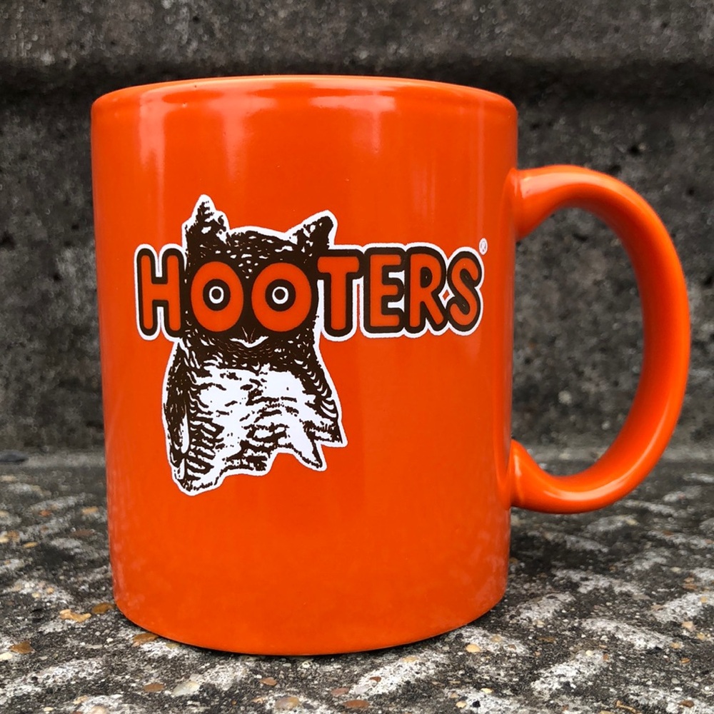 Hooters Ceramic Coffee Mug • Vintage Owl Orange Tea